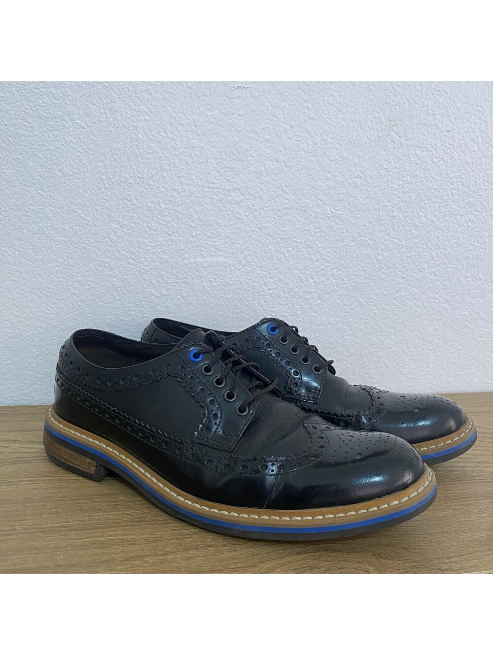 Clarks Mens Size 9.5 M Black Leather Blue Trim Oxford Dress Shoes